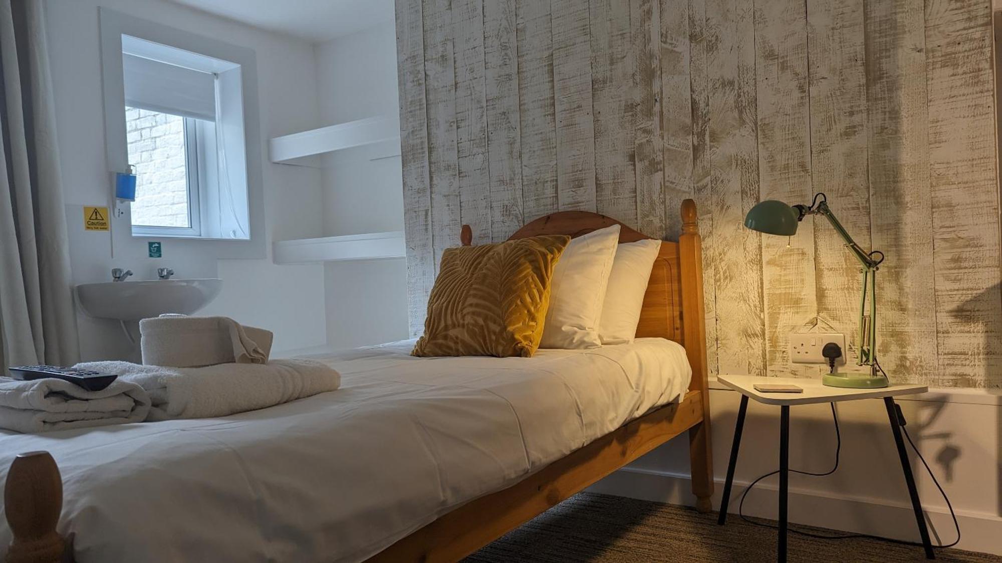 Dover Town Rooms - Short Lets & Serviced Accommodation - Douvres Extérieur photo